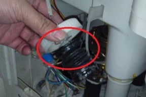 洗衣机不排水有声音（洗衣机出现排水问题和噪音的原因及解决方案）