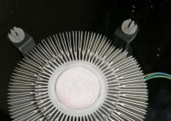 散热器硅胶的正确拆卸方法是什么？拆卸时需要注意哪些安全事项？