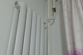 暖气管漏水急救方法（应对暖气管漏水的紧急措施）