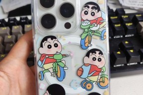 苹果手机壳变黑如何处理？