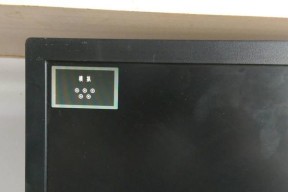 多显示器拼接后出现黑屏怎么恢复？