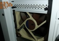 华硕主板风扇安装扣具的正确方法是什么？