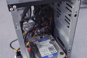 电脑机箱铁皮柜拆卸方法是什么？