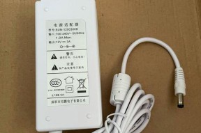 显示器电源适配器的正确型号如何确定？选购时应注意哪些参数？