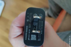 苹果充电器沾洗发水怎么清理？充电器还能用吗？