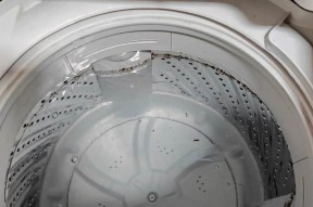 小型家用洗衣机清洗方法（简单实用的家庭清洗利器）