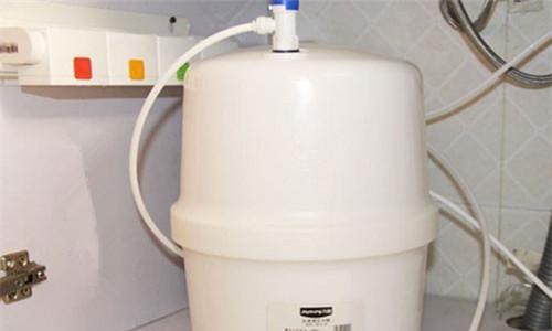 解决家用净水器水管不通问题的方法（快速修复家用净水器水管堵塞的有效技巧）  第1张
