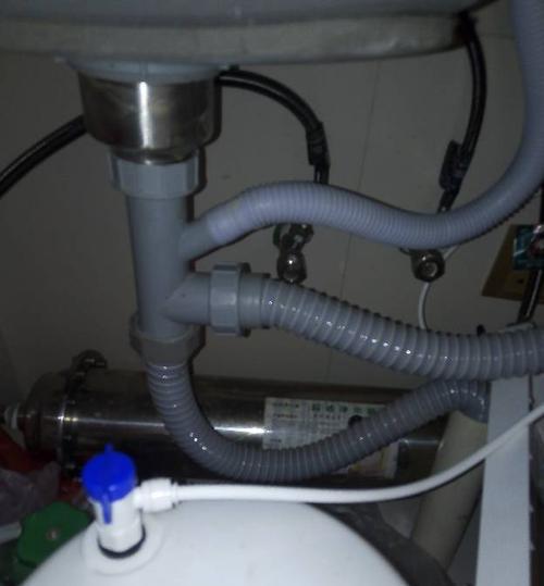 解决家用净水器水管不通问题的方法（快速修复家用净水器水管堵塞的有效技巧）  第2张