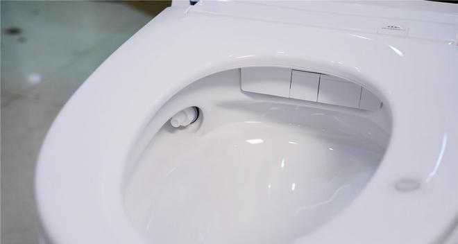 马桶水箱漏水一直响怎么办？如何快速解决？  第1张
