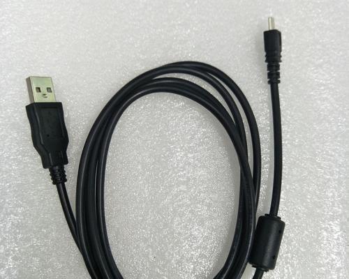 USB口相机充电器使用方法是什么？使用不当会有哪些风险？  第3张