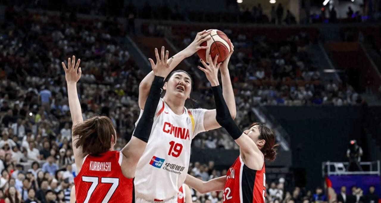 中国女篮不敌日本！赛后这位球迷的评论亮了，被8000多人点赞  第1张
